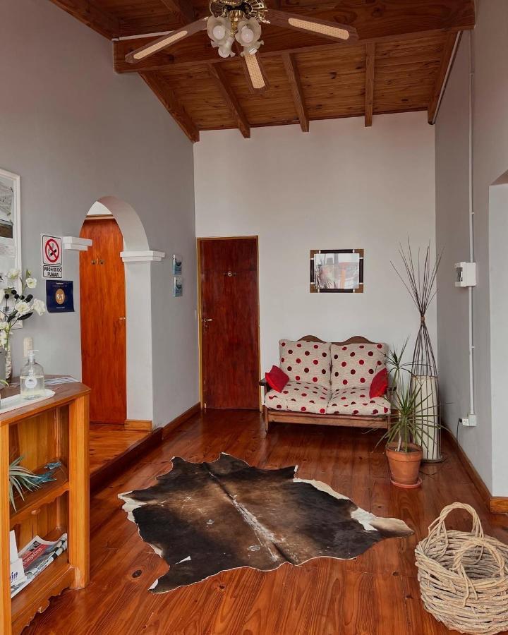 Hosteria Isabel Departamentos Y Habitaciones Con Bano Privado Las Grutas Exteriör bild