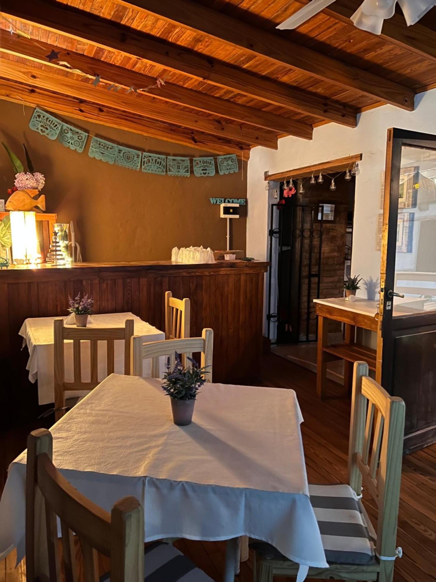 Hosteria Isabel Departamentos Y Habitaciones Con Bano Privado Las Grutas Exteriör bild