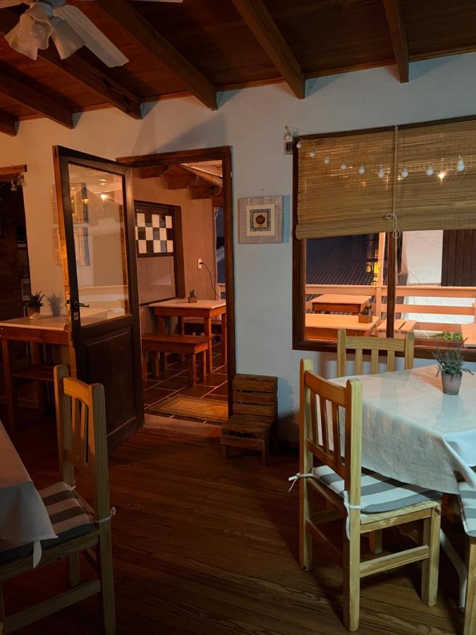 Hosteria Isabel Departamentos Y Habitaciones Con Bano Privado Las Grutas Exteriör bild
