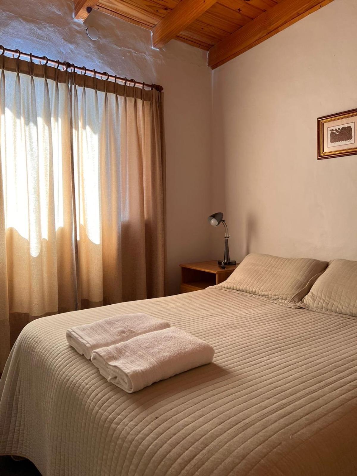 Hosteria Isabel Departamentos Y Habitaciones Con Bano Privado Las Grutas Rum bild